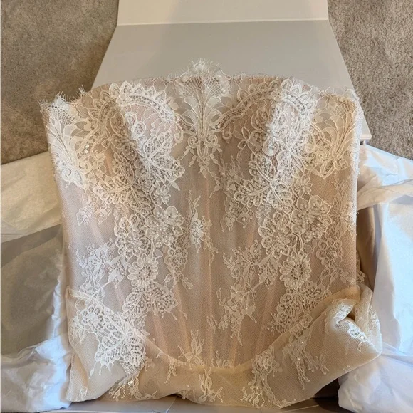 Rosie Etienne Bella Strapless Lace Mini Dress in White - Picture 3 of 5